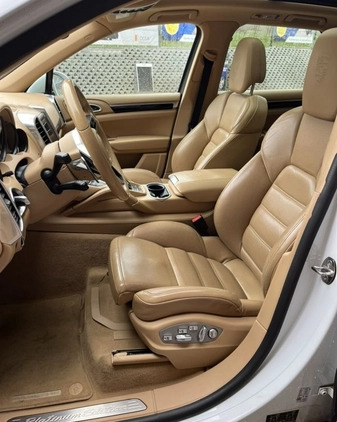 Porsche Cayenne cena 229000 przebieg: 175000, rok produkcji 2017 z Gdańsk małe 781